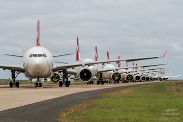 Qantas queues at Avalon Airport in 2020